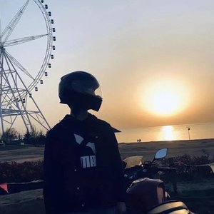 星梦下的思绪涌动