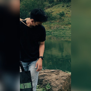 I want to walk far away holding your hand