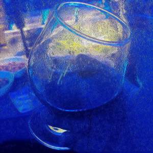 喝冰红茶的酒杯