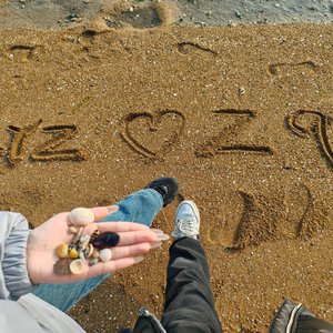 爱是下意识的惦记 是潜意识的偏爱