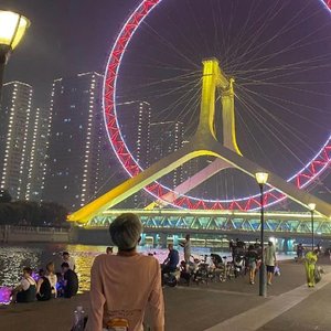 影子说.（翻自 洛先生）