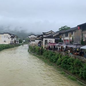 隧道里的地铁节奏梦音