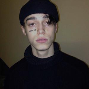 昨夜小楼又东风