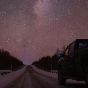 他的眉眼似温柔乡