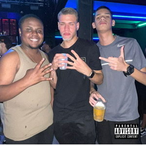 Vai Novinha Safadinha Sarra no Pente da Glock