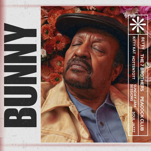 𝐊𝐈𝐓𝐓𝐘 𝐊𝐀𝐓 𝐋𝐎𝐔𝐍𝐆𝐄