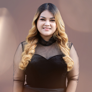 មនុស្សស្រីរឿងច្រើន