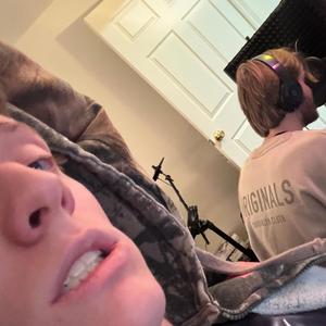 Auntie (feat. 6rady)