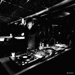 Geçen Yıl (feat. Aptoula PILE) (Special Remix Version)