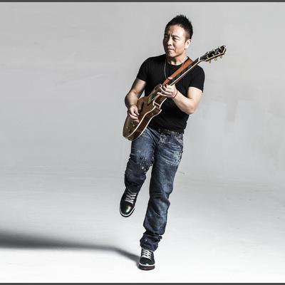 播放: 44539次 介绍:(采编制作旁白/阿鹏叔)许巍和小伙伴们的英伦之旅