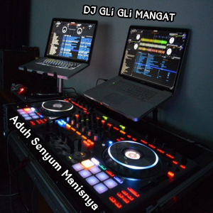 Aduh Senyum Manisnya