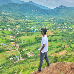 Ninaivil Nindraale Thulli