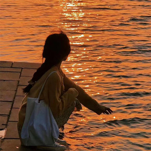 玩弄于股掌之间