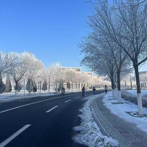 褶皱时光里的错位时差