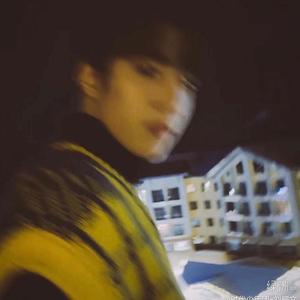 蘑菇屋里吹牛皮