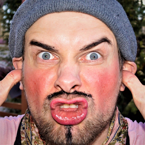 das Geräusch eines Pferdes, das am Hintern nagt, verdammt hart, hey, wer bist du?