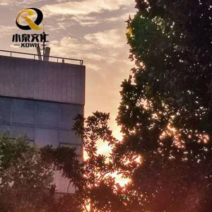 我们都是不容易的人