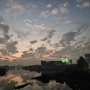 若是眼泪忘不了