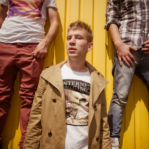 Синими, желтыми, красными (Apolo Monkeys Version)