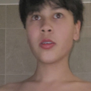 나에게는 친구가 있지만 그들은 친구가 아닙니다.