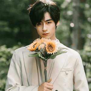 挥洒旧梦奏离歌