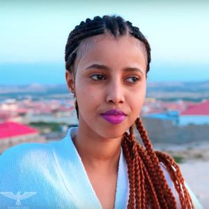 Aroos (feat. Abdirisaq Anshax & Abdikarin Ali Shaah) (Awale Dayr Remix)