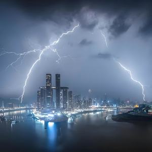 有人黎明起身而你睡到了黄昏