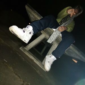 Hittas (feat. Jayteebabii)