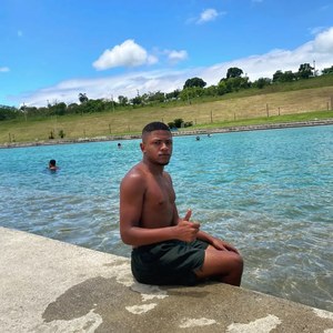 ESCORREGOU ABAIXA E PEGA