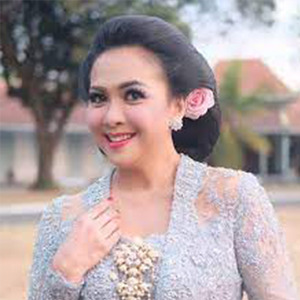 Sundari Soekotjo - Kr Moresko