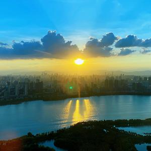 山高路远情意长 伴奏