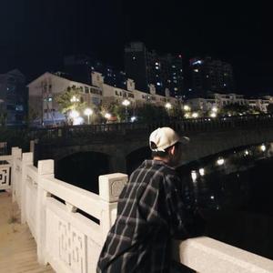 Blve（翻自 胡期皓）