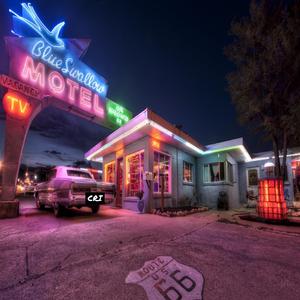 HEARTBREAK MOTEL