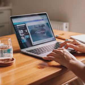 स्पष्ट मस्तिष्क संगीत (लूप अनुक्रम)