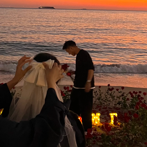 他会跟你求婚的呦