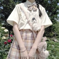 随浪随风飘扬 随着一生里的浪