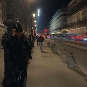 Avenue Montaigne (feat. Ozyprod)