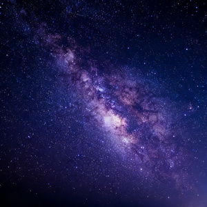 风把秘密吹进星河