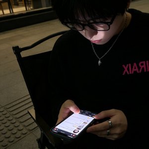 她拍的