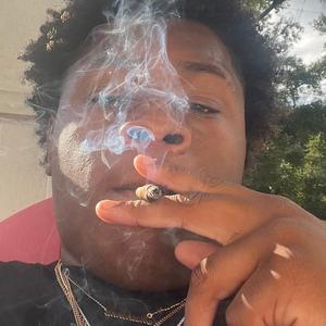 Pop out (feat. Lil stickyyy)