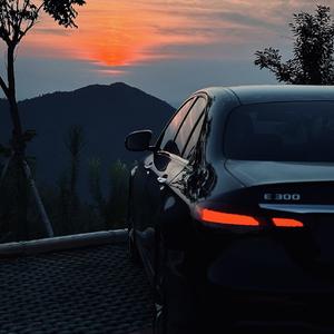奔驰E300进行曲v4