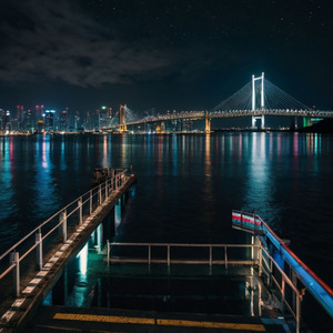 東京アクアラインの夜