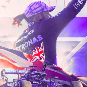 44 Lewis Hamilton (feat. Lewis Hamilton & Mercedes Formula One team)