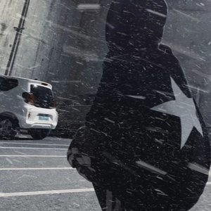 泪水打湿了……