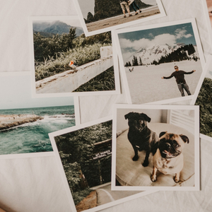 창문에 흐르는 비