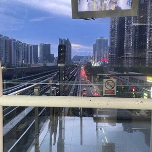 在夜晚睡不着的房间突然脑子一激灵，于是我写了这首小甜歌