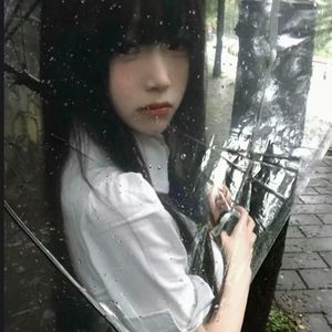 下雨了，我们俩