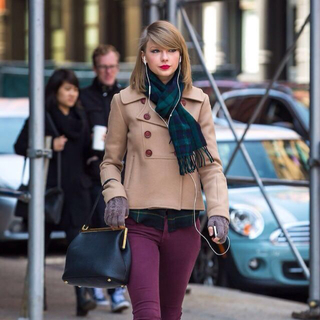 【戴上耳机后世界已和我无关】