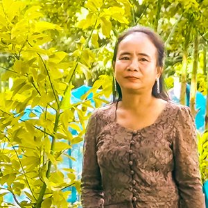 อยู่แดนไกใจคิดฮอด (ຢູ່ແດນໄກໃຈຄິດຮອດ)