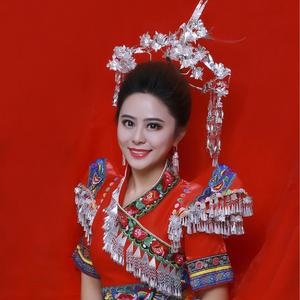 苗家迎着幸福来